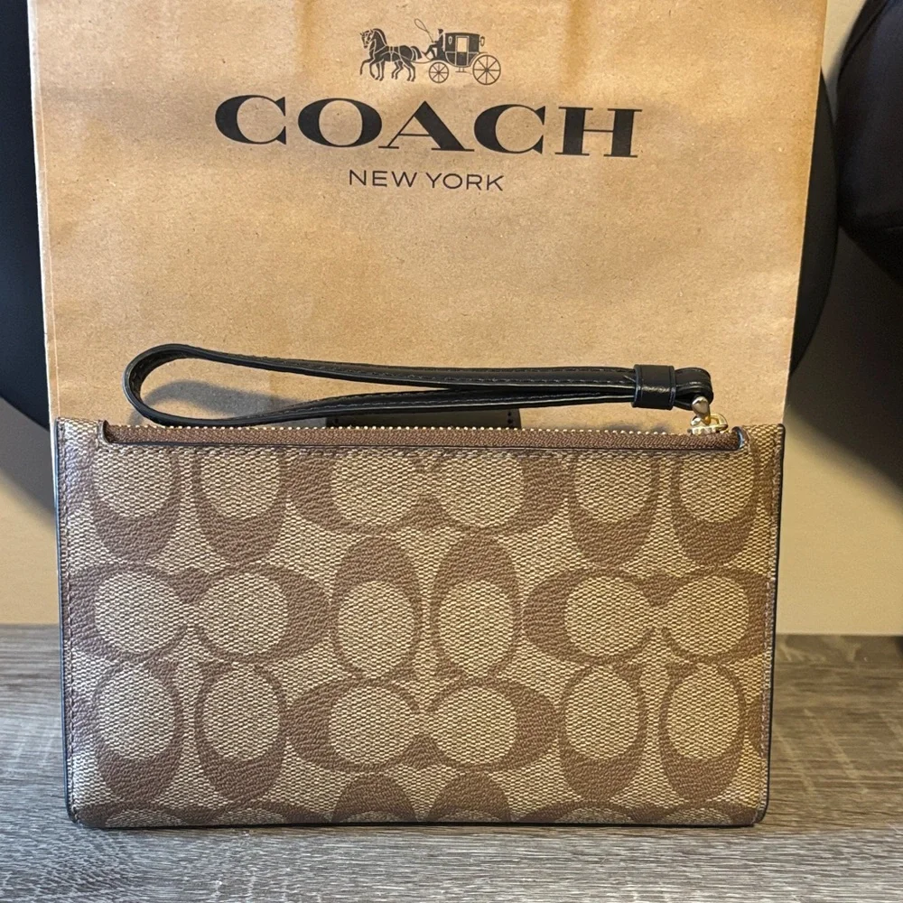 Coach Phone Wallet in Signature Brown and Black Wristlet - Picture 3 of 5
